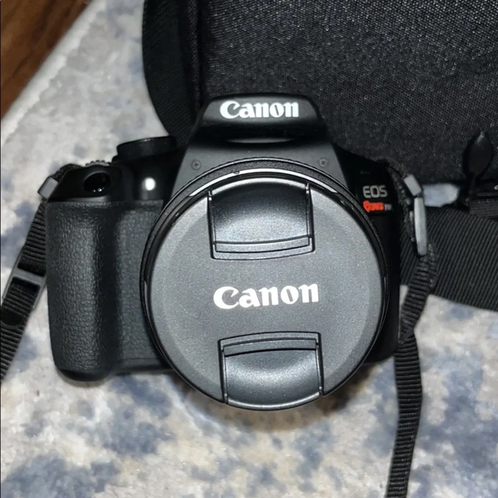 Canon EOS T6 Rebel Camera - Picture 1 of 3